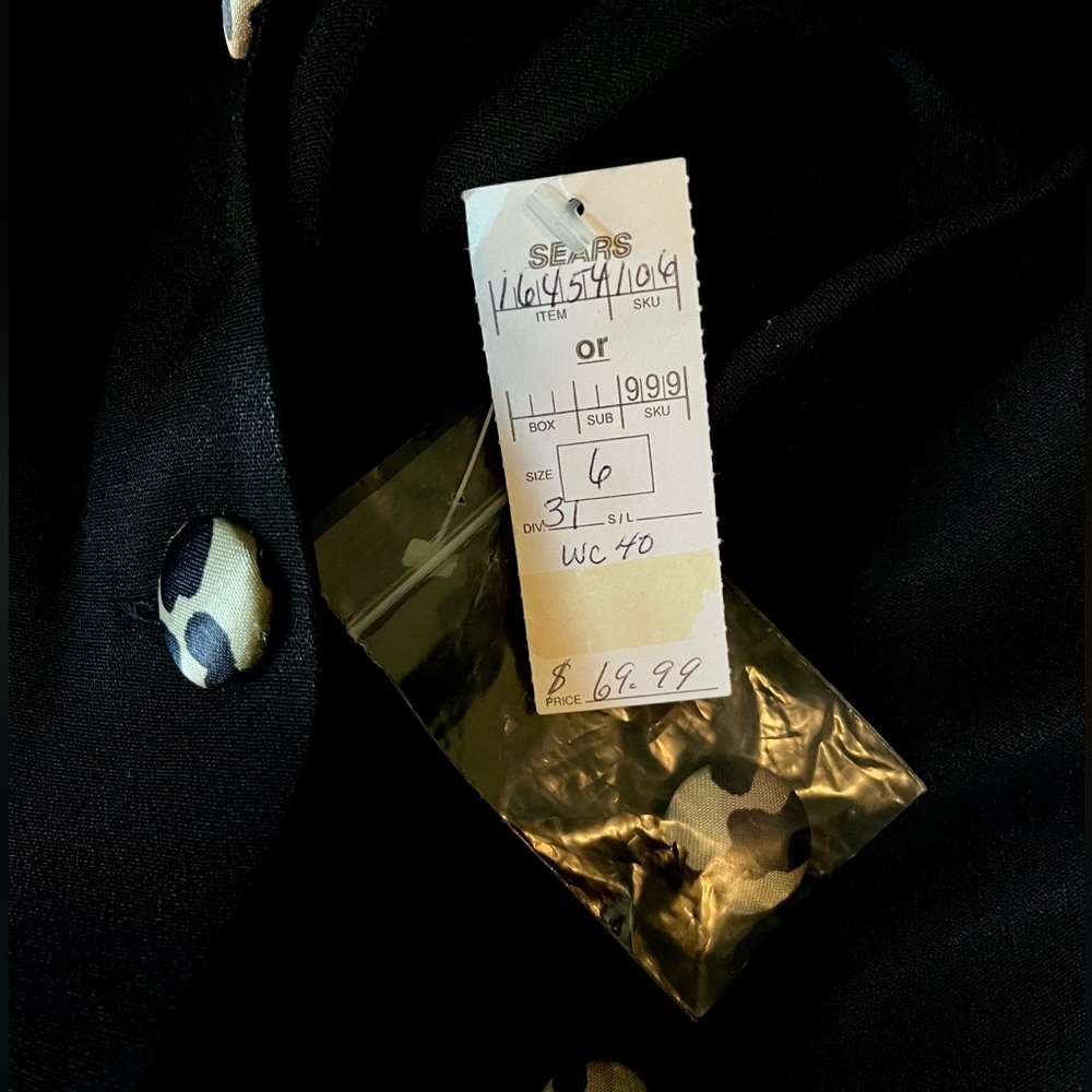 Danny & Nicole. Vintage 1999 Button Down Jacket Dress.
Size 6 - Picture 10 of 10